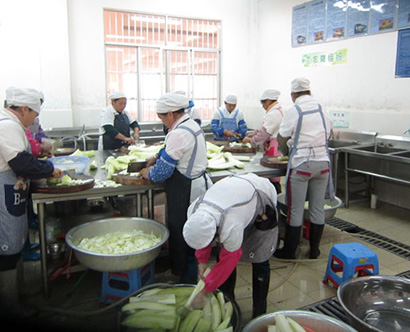  工廠飯?zhí)贸邪?  middle=